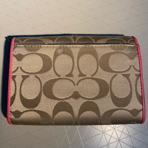 Coach Monogram Medium Wallet - Picture 3 of 7